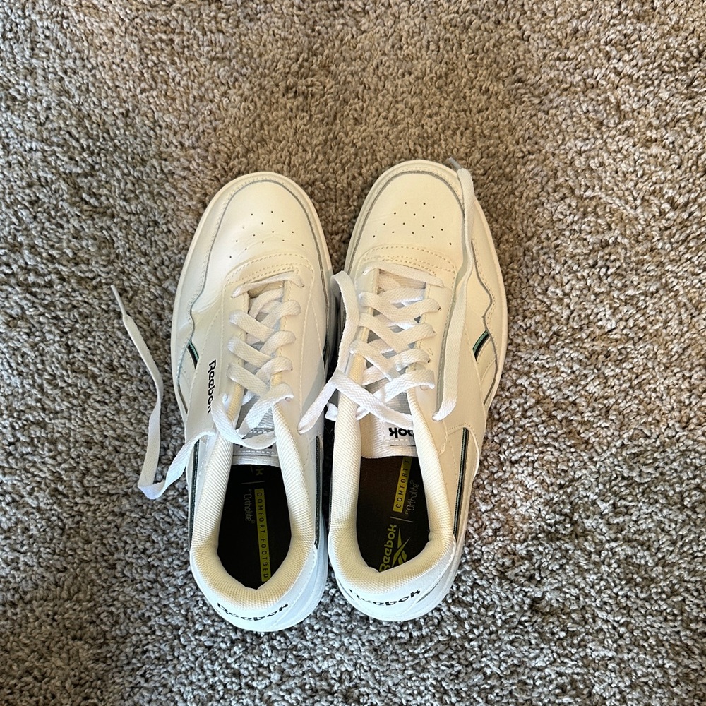 Reebok Women Sneakers 210501